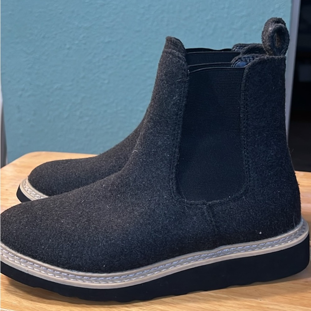 Universal Thread Black Ankle Boots